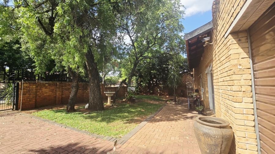 3 Bedroom Property for Sale in Geelhoutpark North West